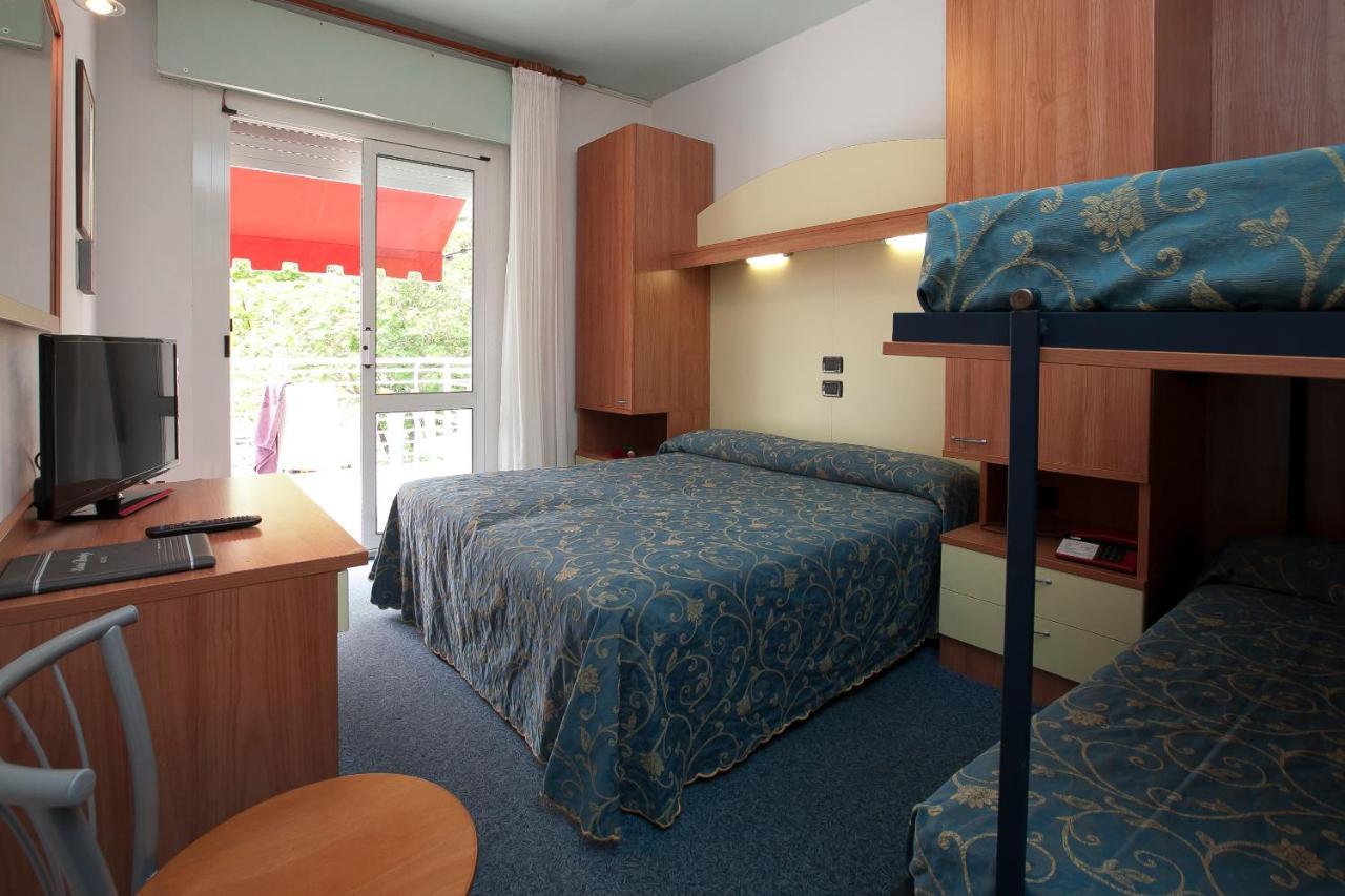 לידו די ג'סולו Hotel Derby S מראה חיצוני תמונה