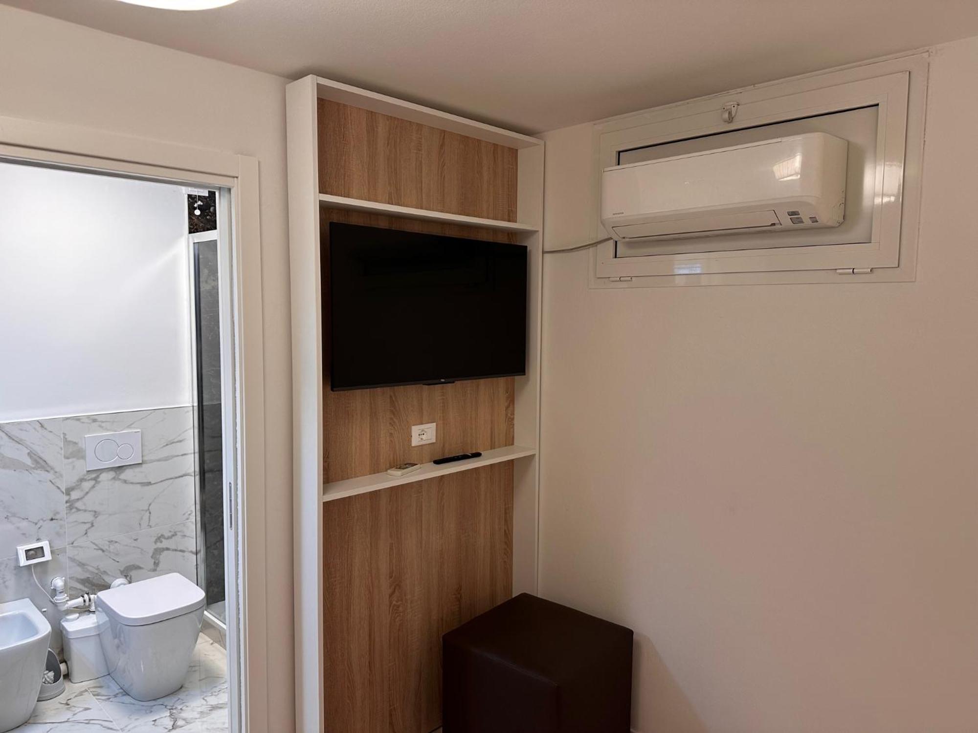 לידו די ג'סולו Hotel Derby S מראה חיצוני תמונה