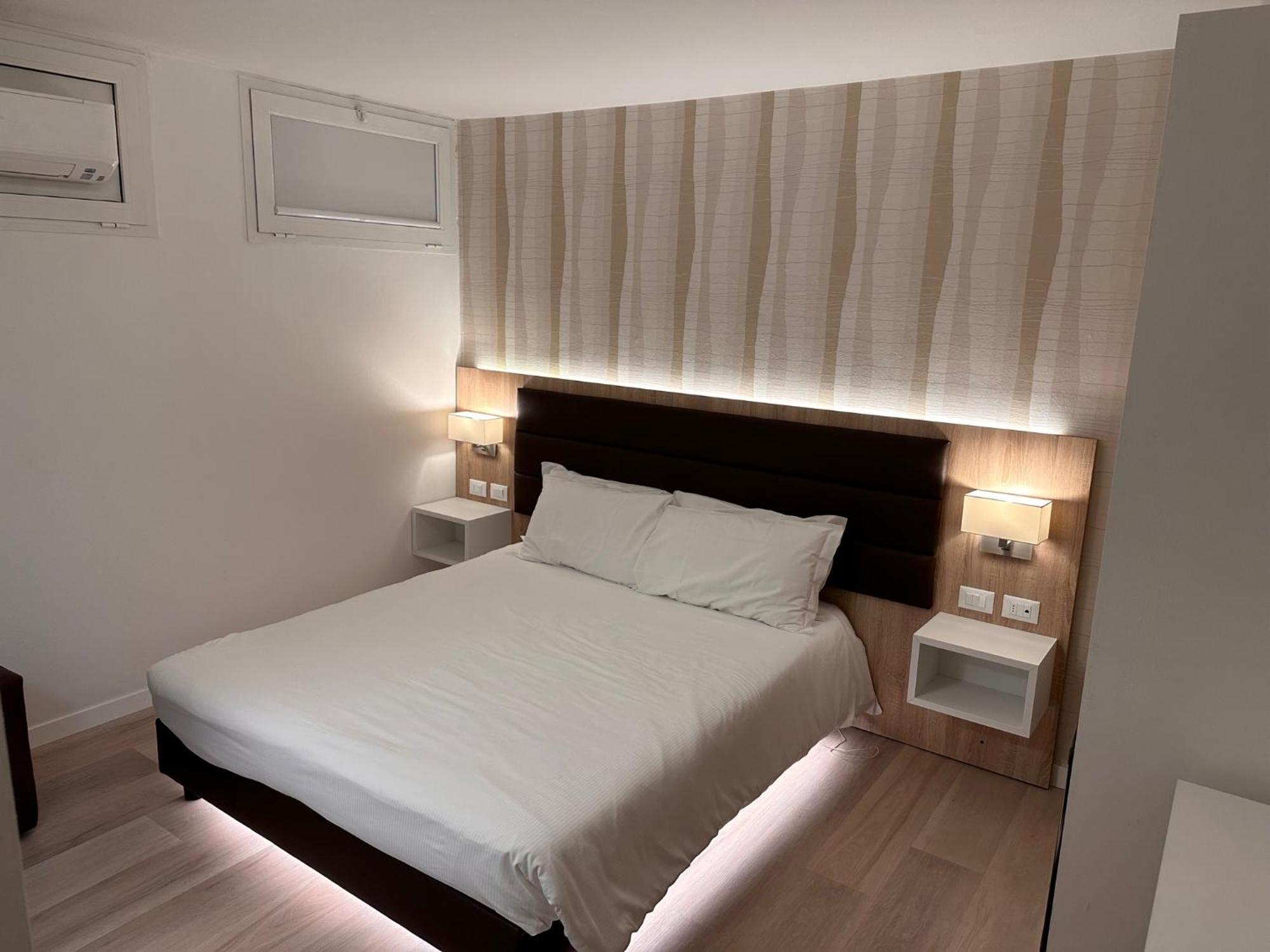 לידו די ג'סולו Hotel Derby S מראה חיצוני תמונה