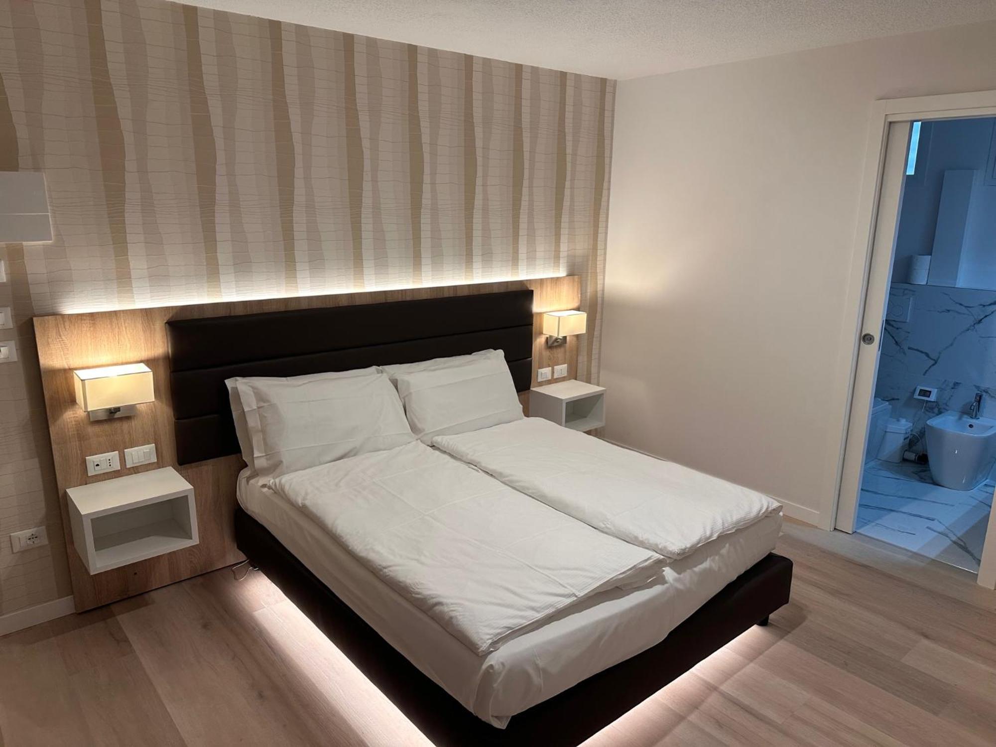לידו די ג'סולו Hotel Derby S מראה חיצוני תמונה