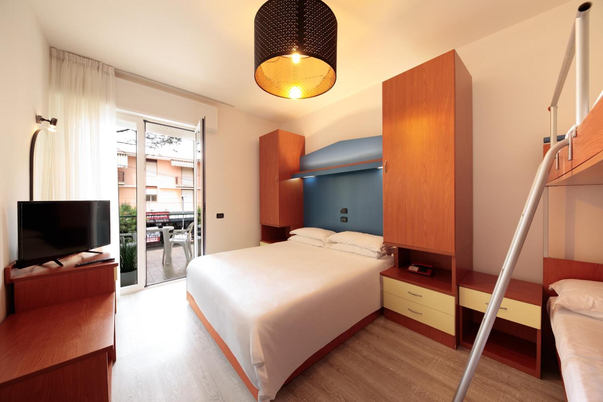 לידו די ג'סולו Hotel Derby S מראה חיצוני תמונה