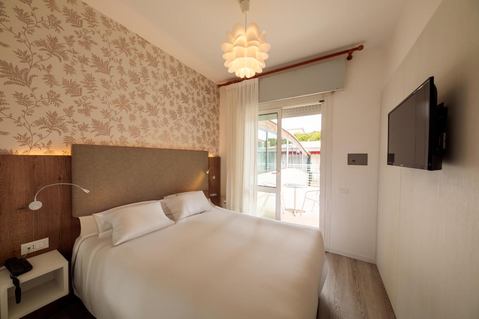 לידו די ג'סולו Hotel Derby S מראה חיצוני תמונה