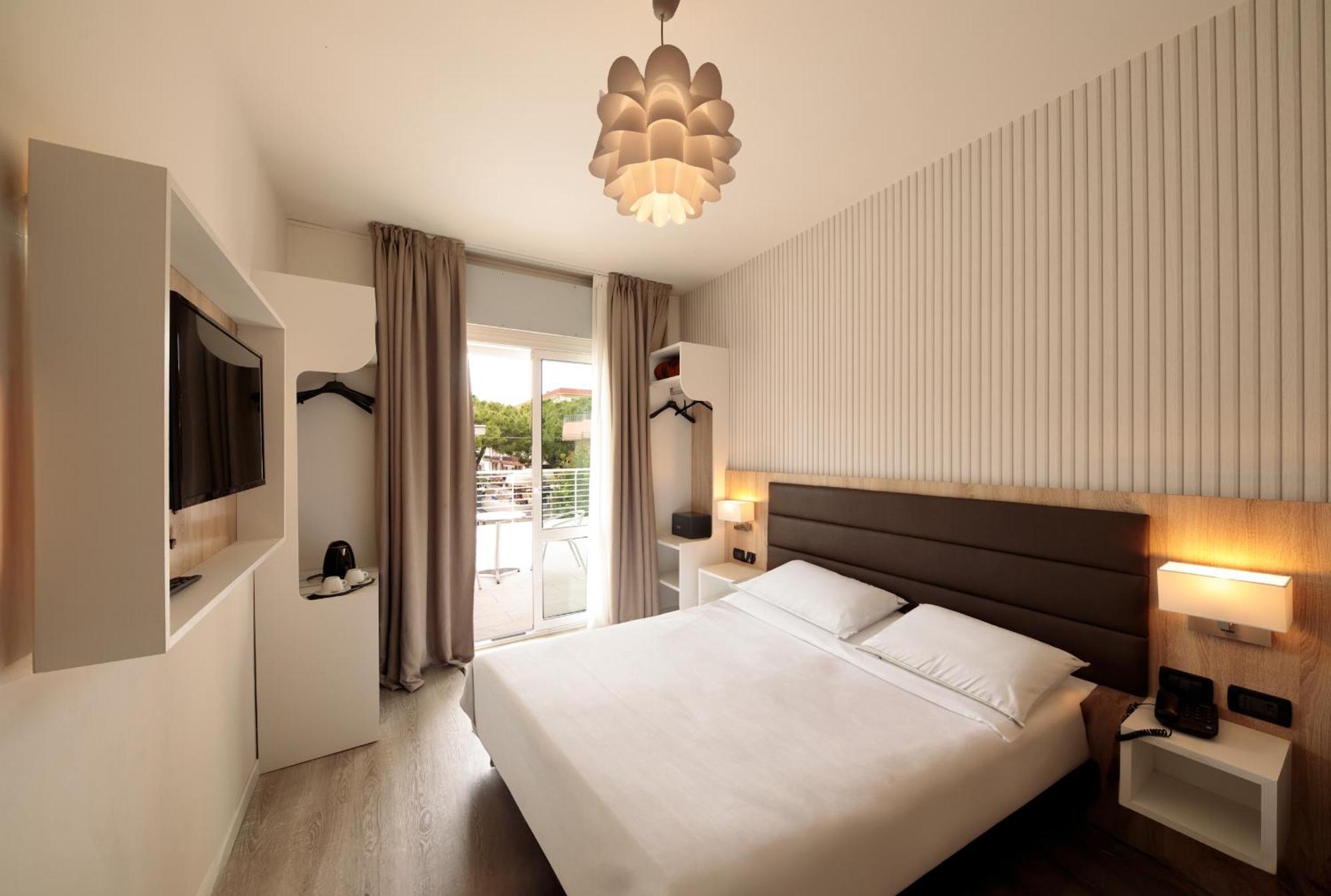 לידו די ג'סולו Hotel Derby S מראה חיצוני תמונה
