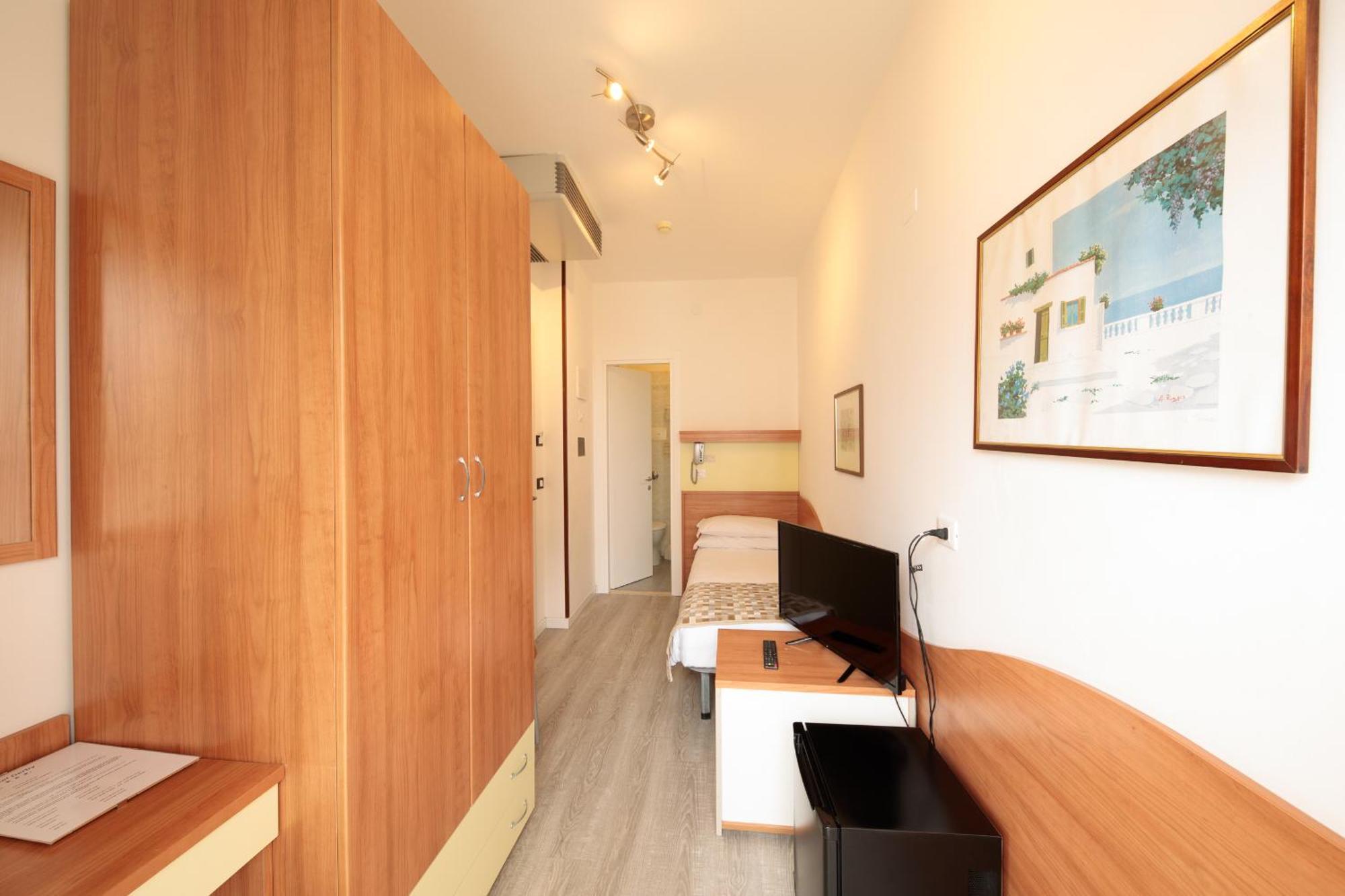 לידו די ג'סולו Hotel Derby S מראה חיצוני תמונה